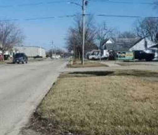 Exterior Neighborhood (street photo)