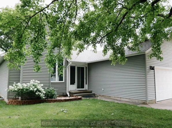 519 Kennedy Dr, Grand Island, NE 68803