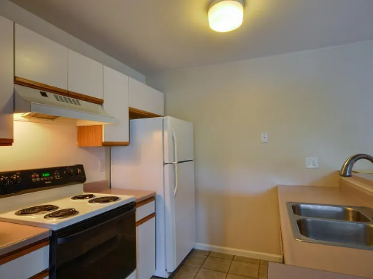 372 Hildred Dr #372 — Photo 2