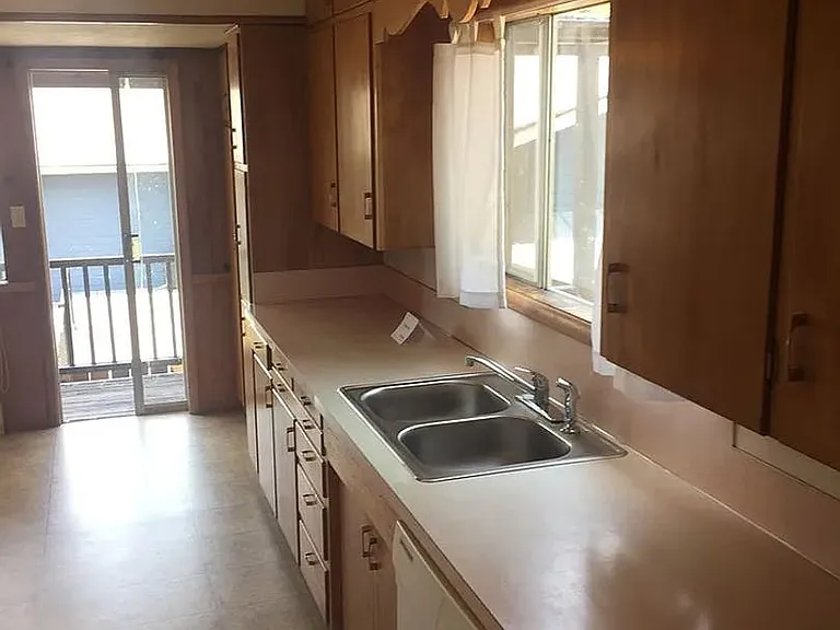 634 Calapooia St SW — Photo 3