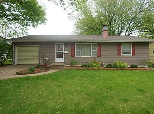 925 Alpine Rd, Marion, IA 52302