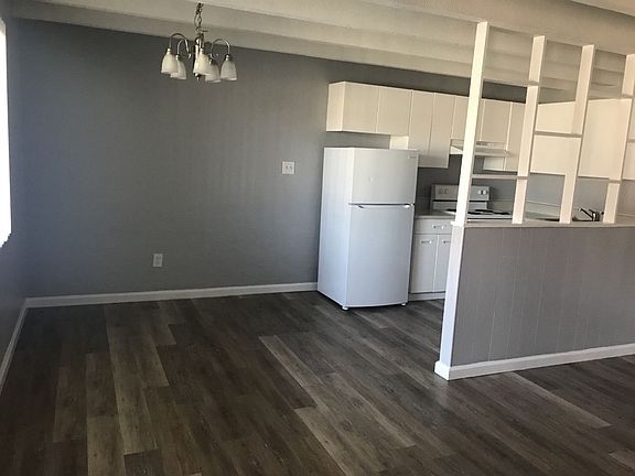 4th image of 1033 Madeira Dr SE #307