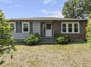 4 Holly St, Billerica, MA 01821