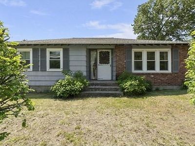 4 Holly St, Billerica, MA, 01821