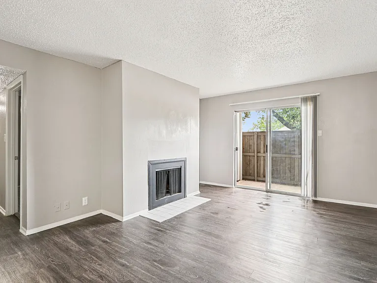 B1 - 2BD, 2BA - 920SF - Living Room