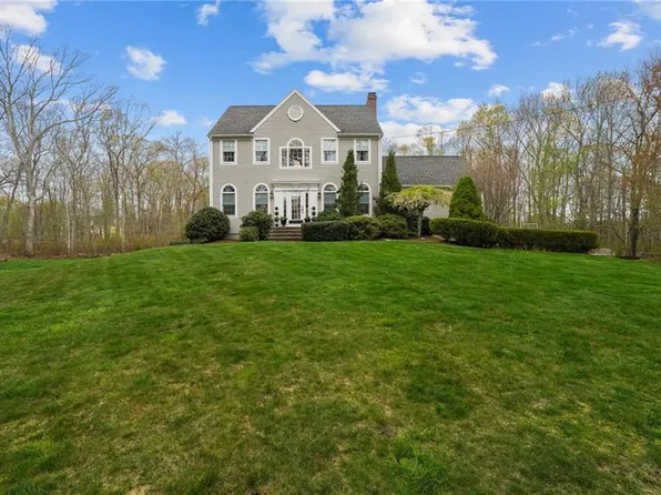 29 Wilkinson Rd, Scituate, RI 02857