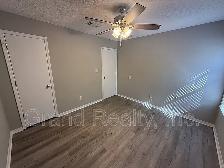 3965 Deerwood Cir — Photo 19