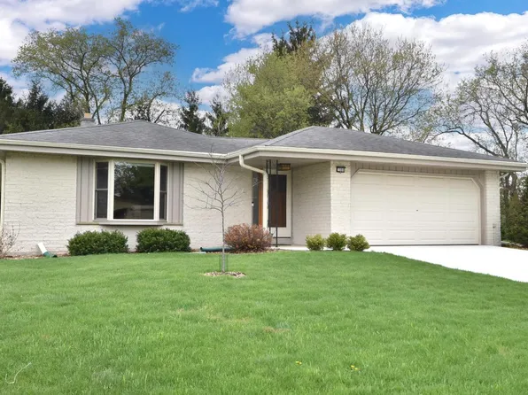 2308 Misty LANE, Waukesha, WI 53186