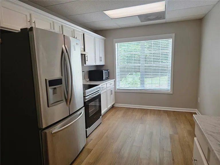 2257 Roseberry Ln — Photo 8