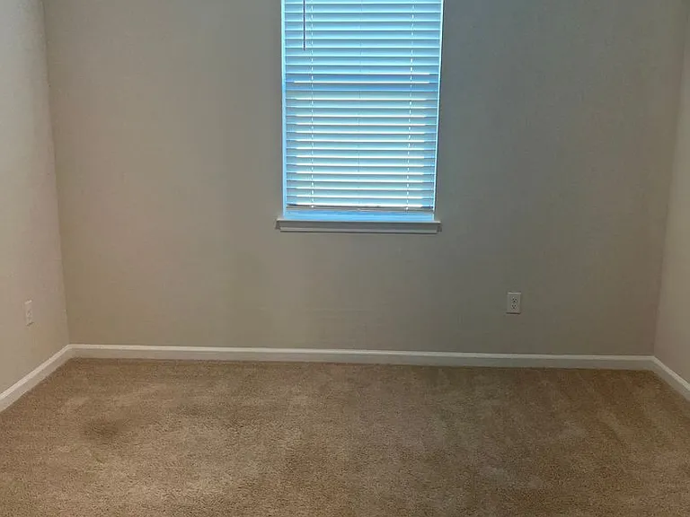 331 Gringott Ln — Photo 9