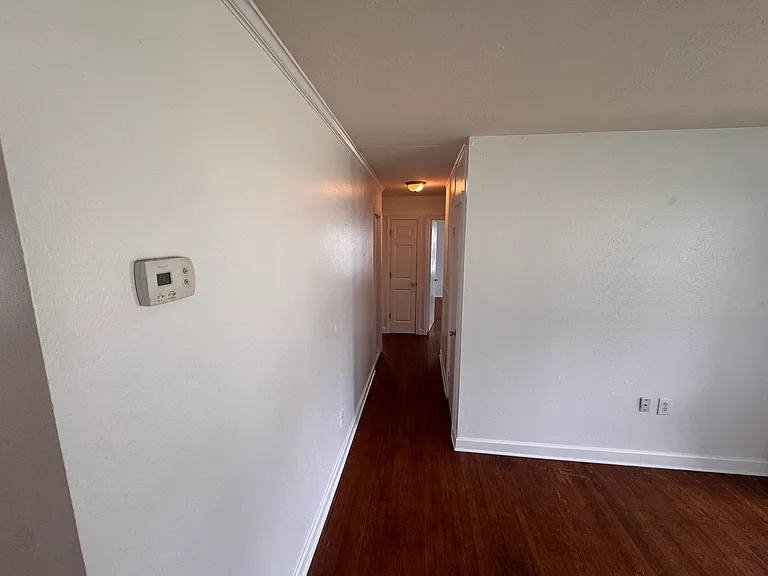 107 Lynnhaven Dr — Photo 3