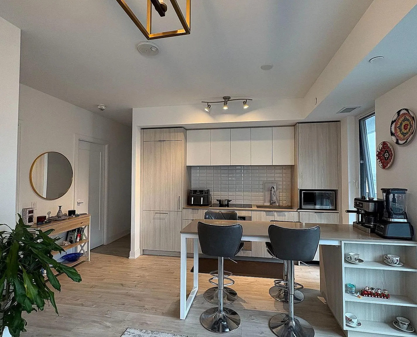 3 bed, $3,300 — Photo 2