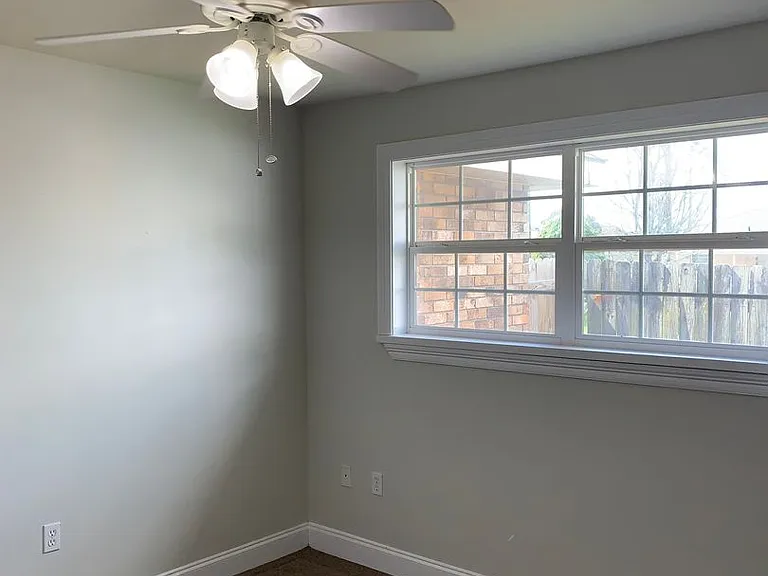510 Chalmette Ave #12 — Photo 15