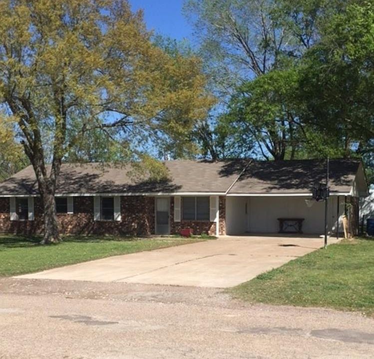 1st image of 106 Twin Circle Dr