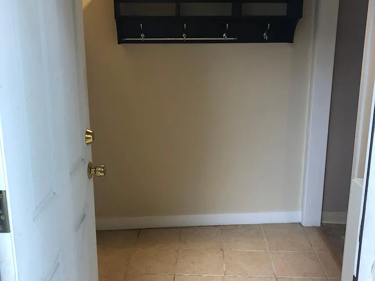 private entry into mud room area