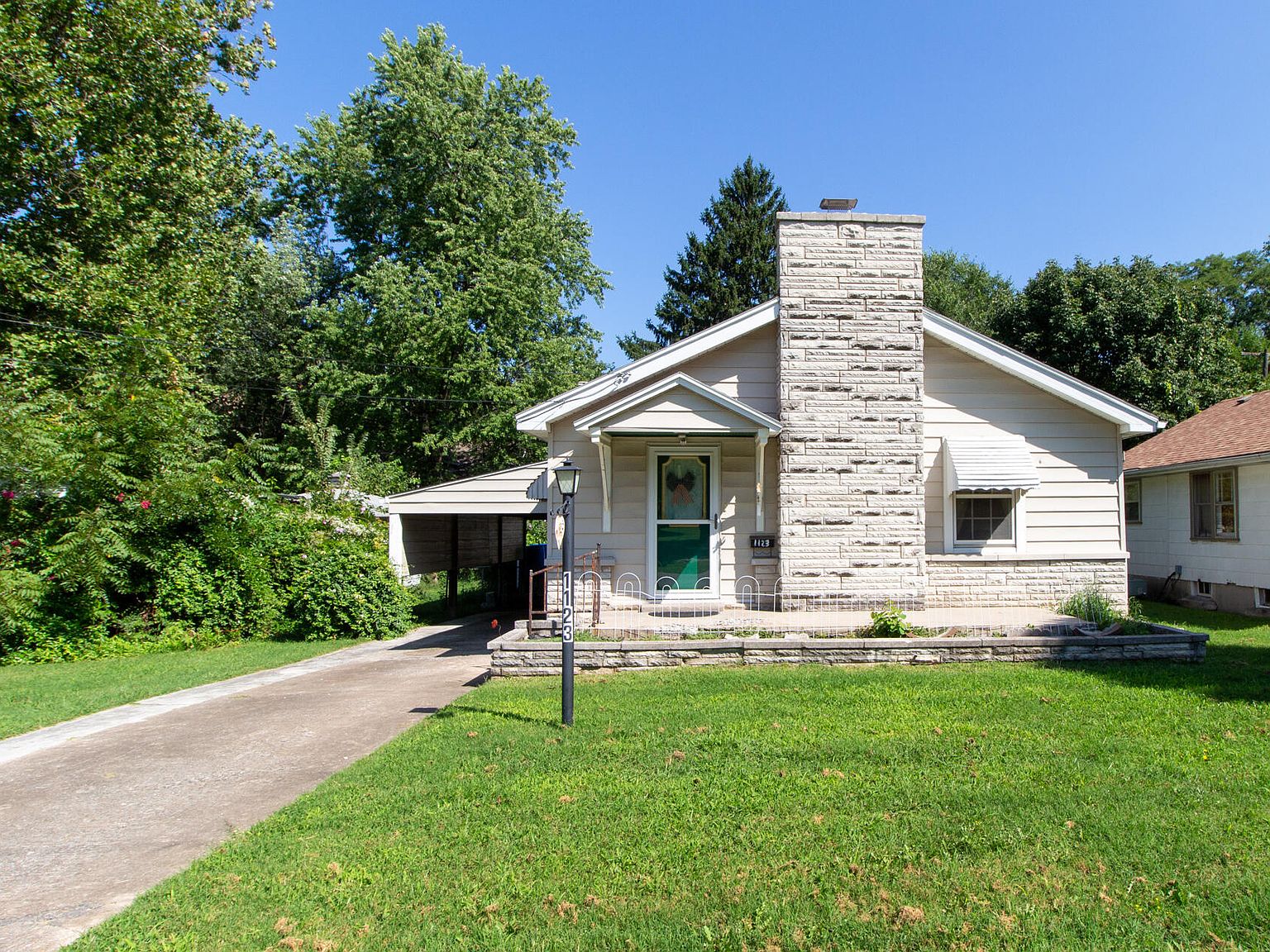 1123 W High St, Springfield, MO 65803 Zillow