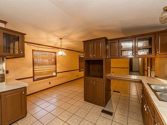 4th image of 4632 River Lake Dr