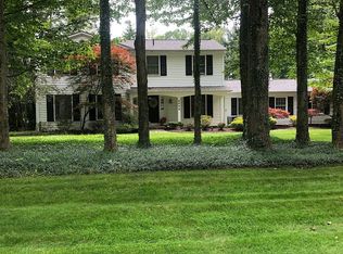 6002 Parkland Dr, Chagrin Falls, OH 44022