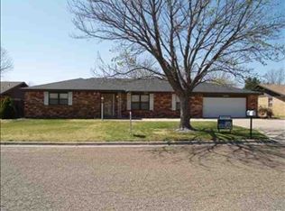 1416 P R Lyons Ave, Clovis, NM 88101