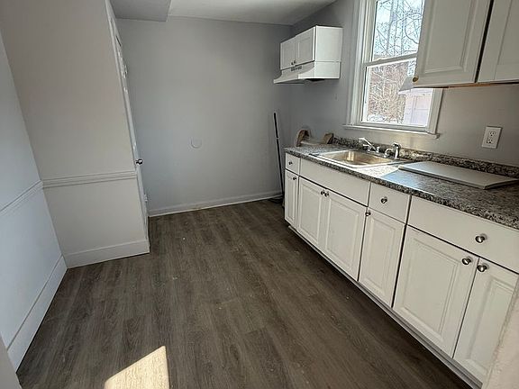 3rd image of 14506 Milverton Rd