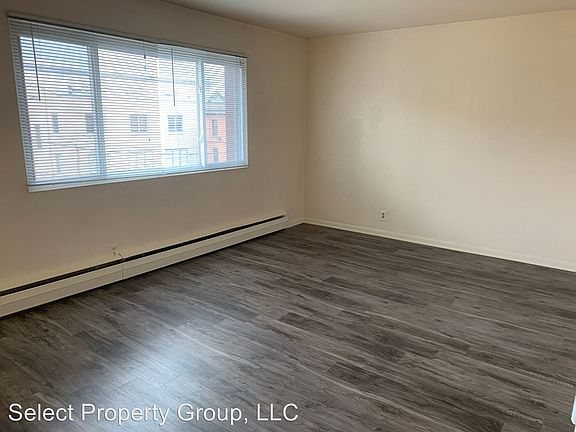 5th image of 1456 N Farwell Ave #8387663