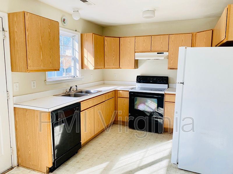 1st image of 137 W Government Ave