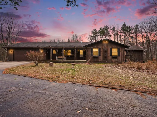 7337 Sternberg Rd, Nunica, MI 49448