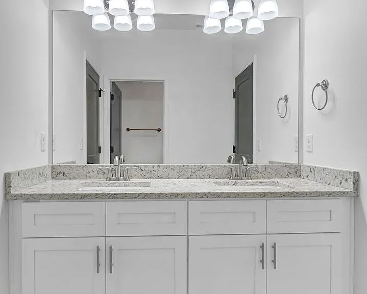 2035 Rosewood Dr — Photo 21
