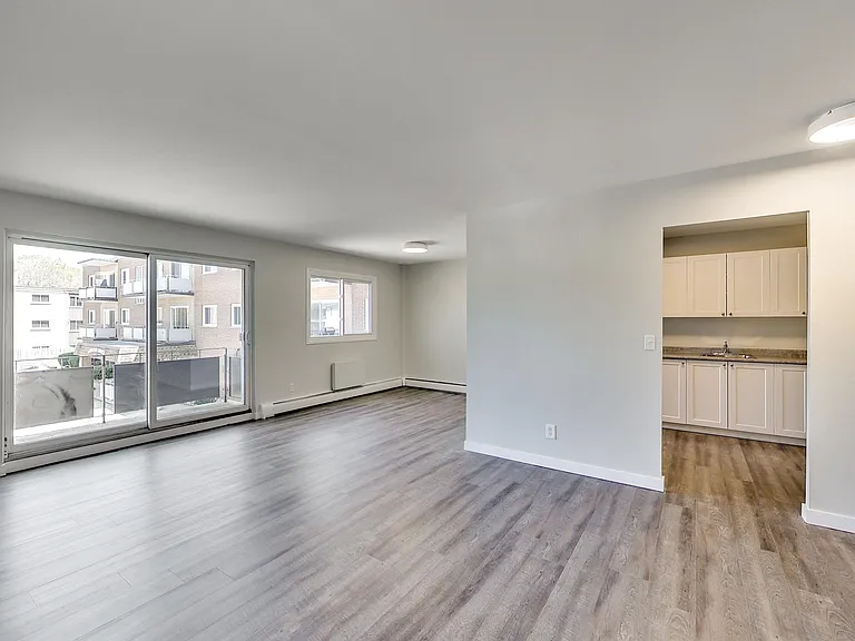 233 Durand St #302 — Photo 12