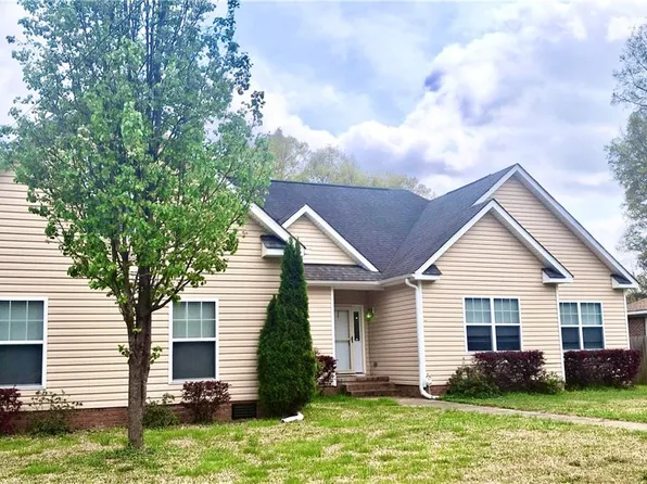 2033 Maywood St, Chesapeake, VA 23323