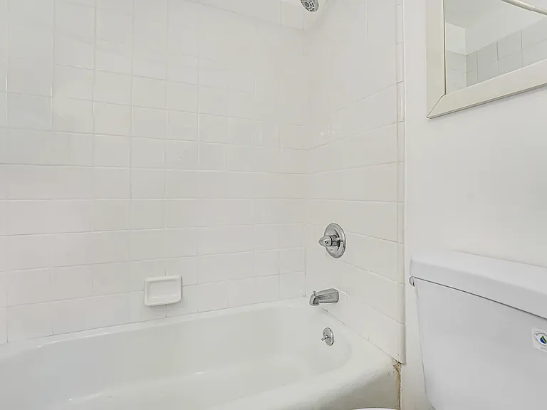 11503 Chandler Blvd #3/4 — Photo 14