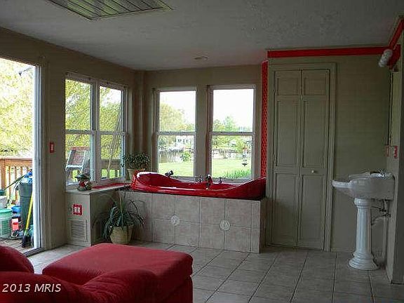 3rd image of 44364 Hodges Ct
