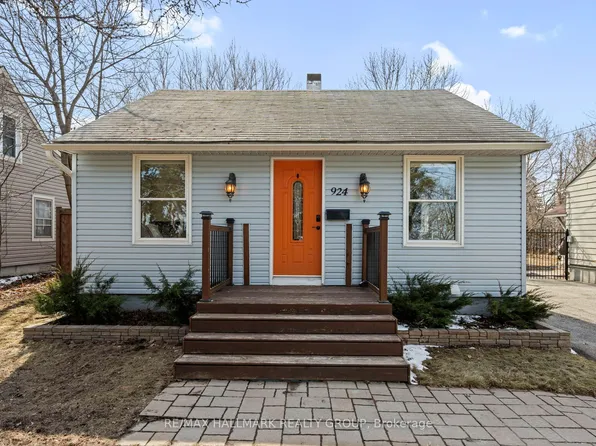 924 Fisher Ave, Ottawa, ON K1Z 6P4