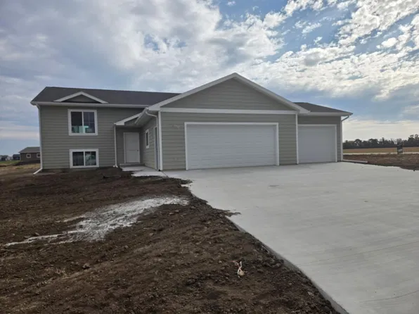 506 Henley Ave, Volga, SD 57071