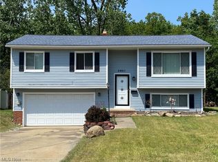 24611 Ridgeline Dr, Bedford Heights, OH