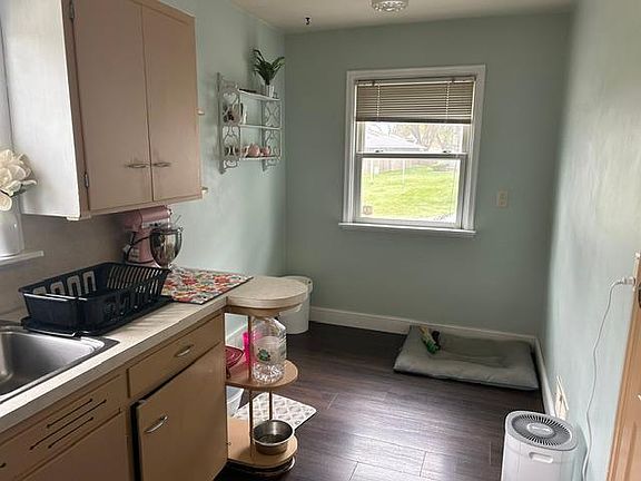 3rd image of 222 N Whitney St