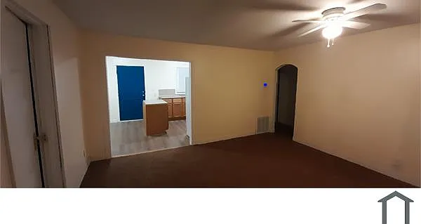 3 bed, 906 sqft, $1,100 — Photo 3