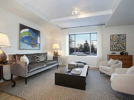 Rented by Sotheby's International Realty | media 30