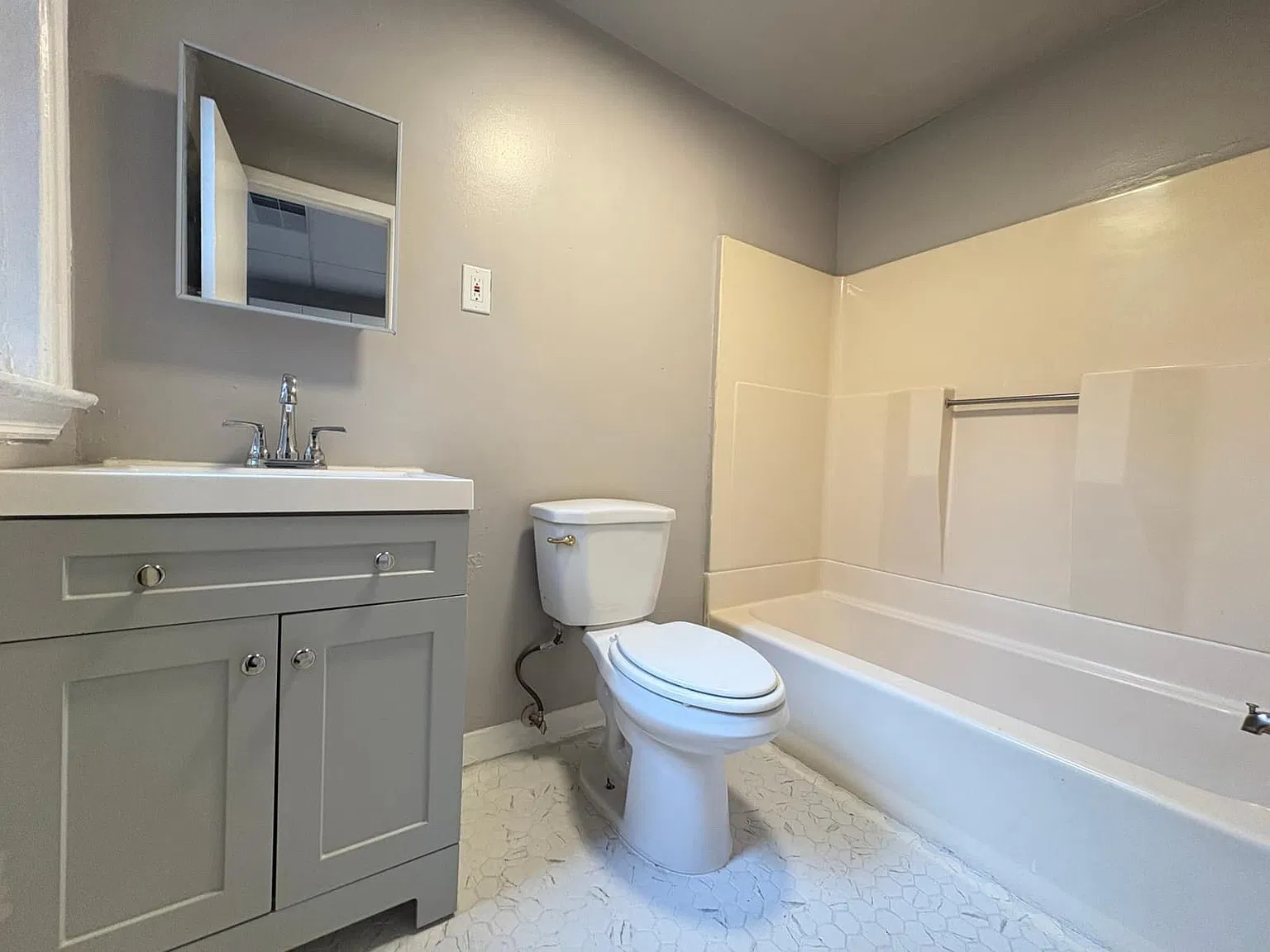3 bed, $2,250 — Photo 2