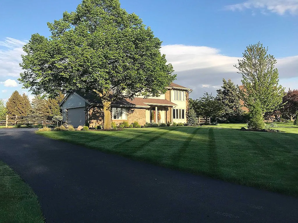 25600 Brittany Rd photo 1