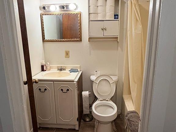 4th image of 208 N 14th St