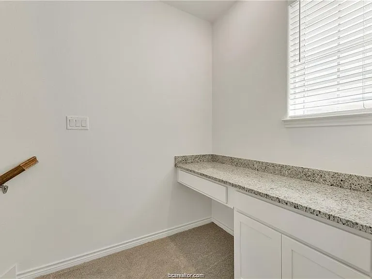 2549 Leyla Ln — Photo 14
