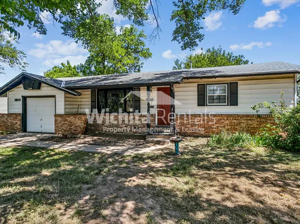 1400 N El Paso Dr, Derby, KS 67037