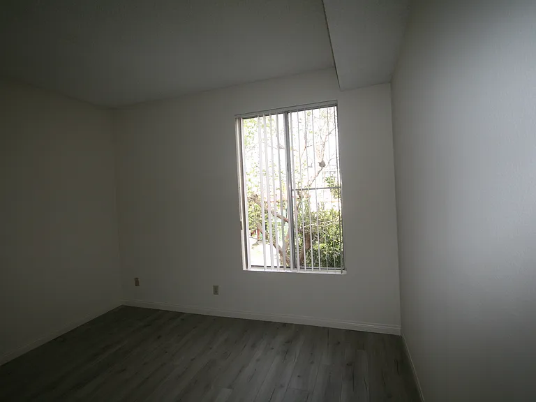3637 Clarington Ave #213 — Photo 67