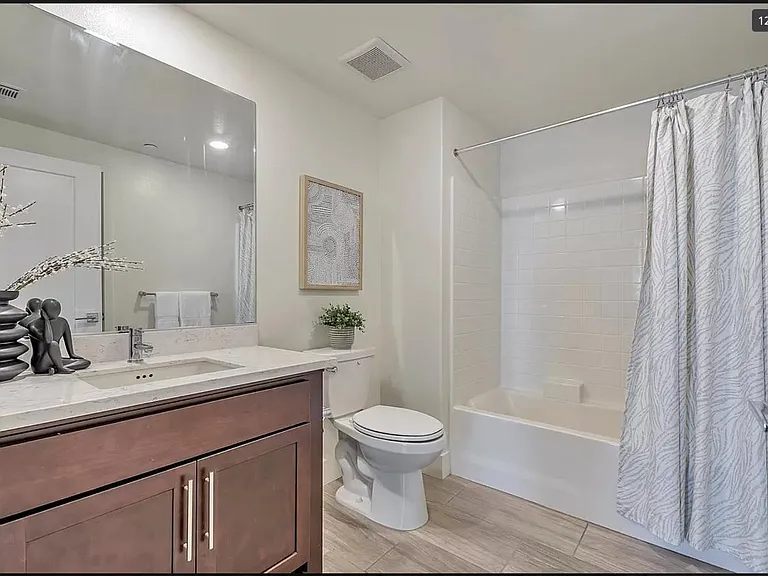 421 Vineyard Ave #21 — Photo 9