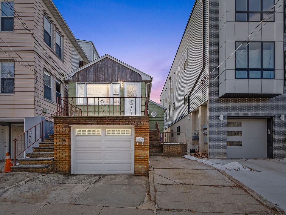 1st image of 119 Carlton Ave