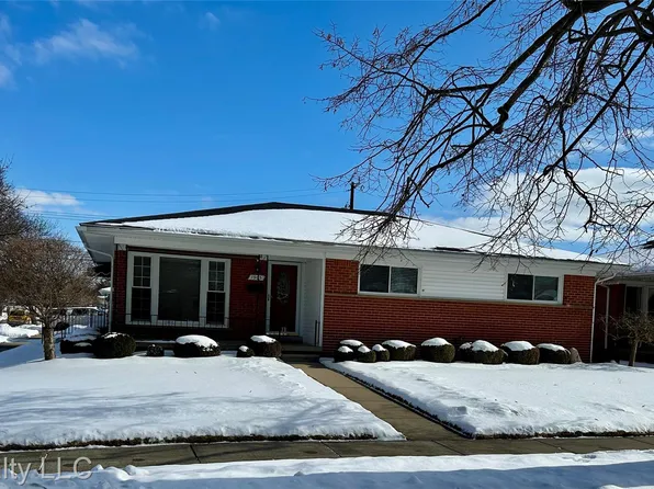 1905 Newman St, Trenton, MI 48183