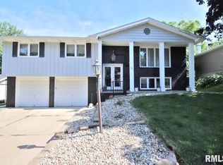 1017 W Centennial Dr, Peoria, IL 61614