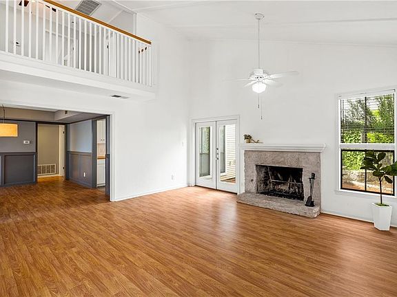 4th image of 2614 Jefferson St #B