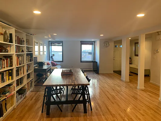 Rented by Realty Collective | media 21
